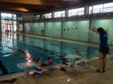 Más de 400 personas ya disfrutan de los cursos de natación ofertados por Deportes en la piscina climatizada