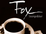 Disfruta tus copas en la terraza de Fox Lounge Bar