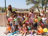 Decenas de niños y niñas de Jumilla despiden las diversas ludotecas y escuelas de verano con almuerzos, juegos y entrega de diplomas