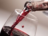 Indignación en el campo por el ataque al vino español en Francia