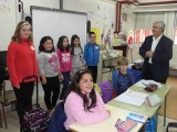 El alcalde visita el colegio Príncipe Felipe para conocer el proyecto “Emprende en Mi Escuela”