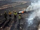 Efectivos del Plan Infomur sofocan un incendio de matorral en la carretera de Murcia