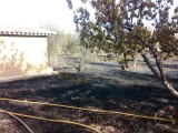 Ayer se quemaron 4.500 metros cuadrados de matorral en el camino de Madax