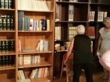Los vecinos de la Torre del Rico donan libros para una biblioteca en la pedanía