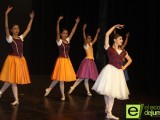 Las academias Robles Ballet School y Carolina Bas actúan en el teatro Vico