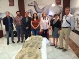 El Museo Jerónimo Molina dona varias huellas fósiles a la Universidad de Murcia