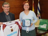 La Federación de Fútbol dona cuatro desfibriladores al Ayuntamiento de Jumilla