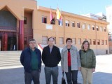 Las banderas de Jumilla, Murcia y España ya lucen en los centros Carmen Conde y Principe Felipe