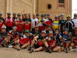 33 ciclistas del Club Jumilla MTB y la Cofradía del Santo Costado participaron en la Ruta Jumilla-Xátiva