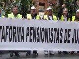 La Plataforma de Pensionistas de Jumilla estará este sábado recogiendo firmas para pedir al gobierno regional una partida presupuestaría que equiparen las pensiones mas bajas con el Salario Mínimo