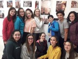Alumnos del IES Arzobispo Lozano visitan la exposición fotográfica del Concurso ‘Luis Canicio’