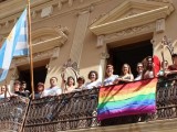 Colocada la bandera del orgullo LGTBI+ en el balcón del Ayuntamiento como símbolo de tolerancia e igualdad