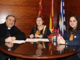 El Ayuntamiento firma convenio de 10.000 euros para colaborar con la rehabilitación del atrio de la Iglesia Mayor de Santiago