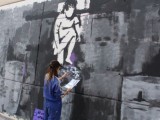 Jumilla lee el manifiesto por el Día Internacional de las Mujeres y pinta un mural conmemorativo