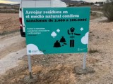 La Concejalía de Medio Ambiente realiza limpiezas en dos vertederos ilegales con residuos tóxicos